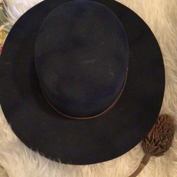 NEW! Wyeth distressed navy wool boater